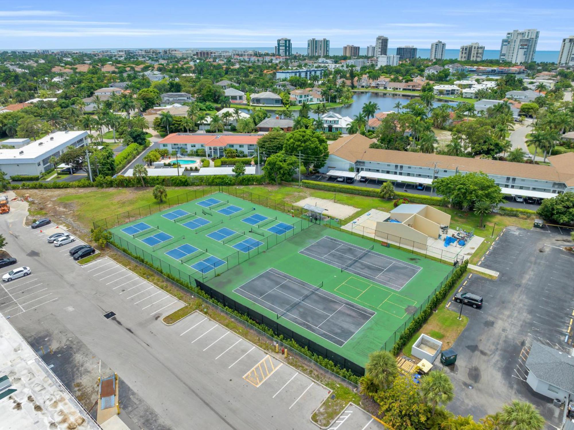 Park Shore Resort By Mike Z Rentals (Adults Only) North North Naples Εξωτερικό φωτογραφία